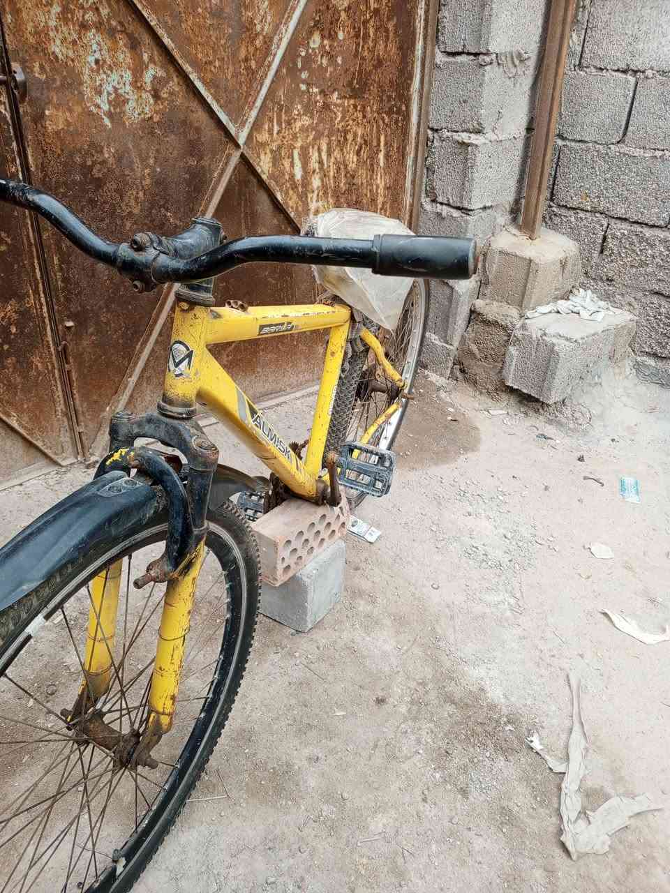 بايسكل جبلي سعر 25 قفل ناقصه عگرب وزنجيل وبريك بس عنوان بصرة دور النفط شارع بغداد راسلني على هاذ الرقم وتساب ***********
