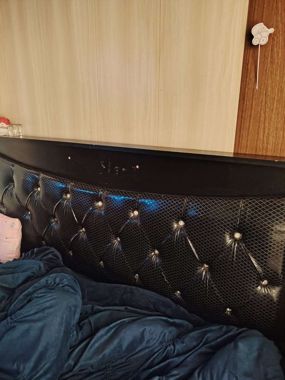 ا
السلام عليكم
غرفه تركي للبيع كنتور تعبان مثل ما موضح بالصوره والباقي انضاف الكشن فصلتو ب ٧٥ الف
ادفع سعر عجبني ابيعك
مكان حي السكر
*********** للاستفسار
