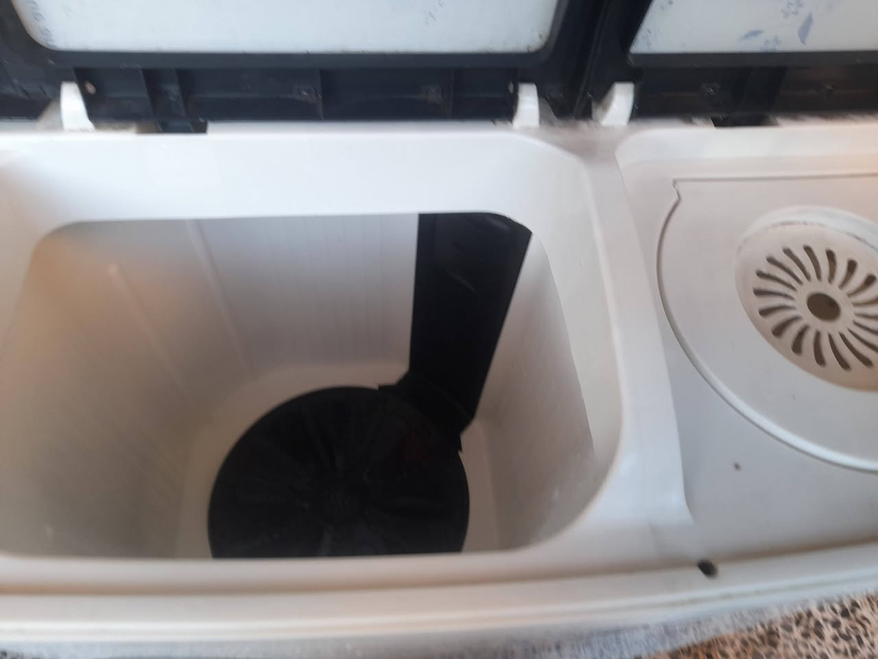 للبيع 
المجمده ١٠٠
ثلاجه ٧٥
الغساله ٧٥
للاستفسار
*********** واتساب فقط 
العنوان بغداد حي الجهاد المخابرات
