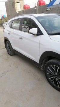 توسان ٢٠١٩ السياره مكفوله من الصبغ  فقط بارد الكاصد ماشيه ١١٦ الف  الس...