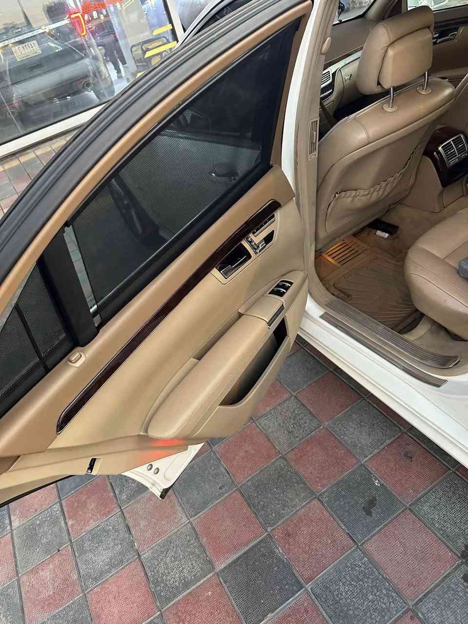 مارسدس S 2011 للبيع او المراوس
محرك 6 سلندر 350محرك وكير شرط الفحص 

صدر جديد وشرط الفحص 

وارد خليجي  صبغ ( جاملغ +بنيد ) بدون دواخل 

باب طويل بانوراما داخل بيجي  نظيف 

الابواب الخلفيه بردات مع الجامه الخلفيه

رقم سليمانية  مميز شرط التحويل 

ويل 19 تو سايز

السياره فول مواصفات 

السعر 228 و بيها مجال بسيط

للاتصال ***********
