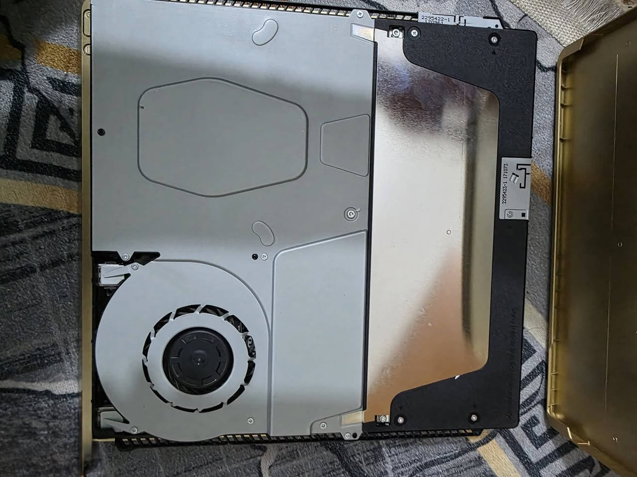 بلي 4 سلم النسخة الذهبية
جهاز نظافه 90 بالمية 
تهكيره القرص 12.52
يحتوي على العاب منها رزدنت ايفل 8 وريد ديد 2
و ذا ايفل ويثن 2 ودايز كون وديترويت وانشارتد 4 وبعد العاب
يجي ويا ركز يو بي اس 850 ما صارلي شهر من مشتري كارتونته بعدهي تلمع 
لتكلي شدعوه 280 لان اليوبي اس يجي ويا
العنوان النجف ماكو توصيل تفحص بيدك وتاخذ بس الشراي يراسل ما ينزل ربع من السعر


**إذا كنت صاحب هذا الإعلان وتريد حذفه لأي سبب، رجاءا أرسل رسالة إلى الدعم الفني**