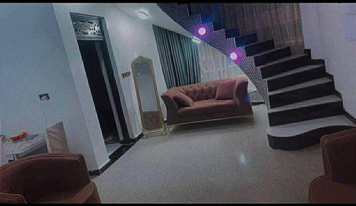 الدار للبيع ..
 المساحة/ 260
العنوان /حي النهضة الثانية خلف مدرسة سنابل المستقبل او خلف بيت سيد سامي البو فريحة ...
 السعر / 165 مليون مع المجال ....
للإستفسار الاتصال *********** او ***********
او مراجعة مكتب امير القريشي..
