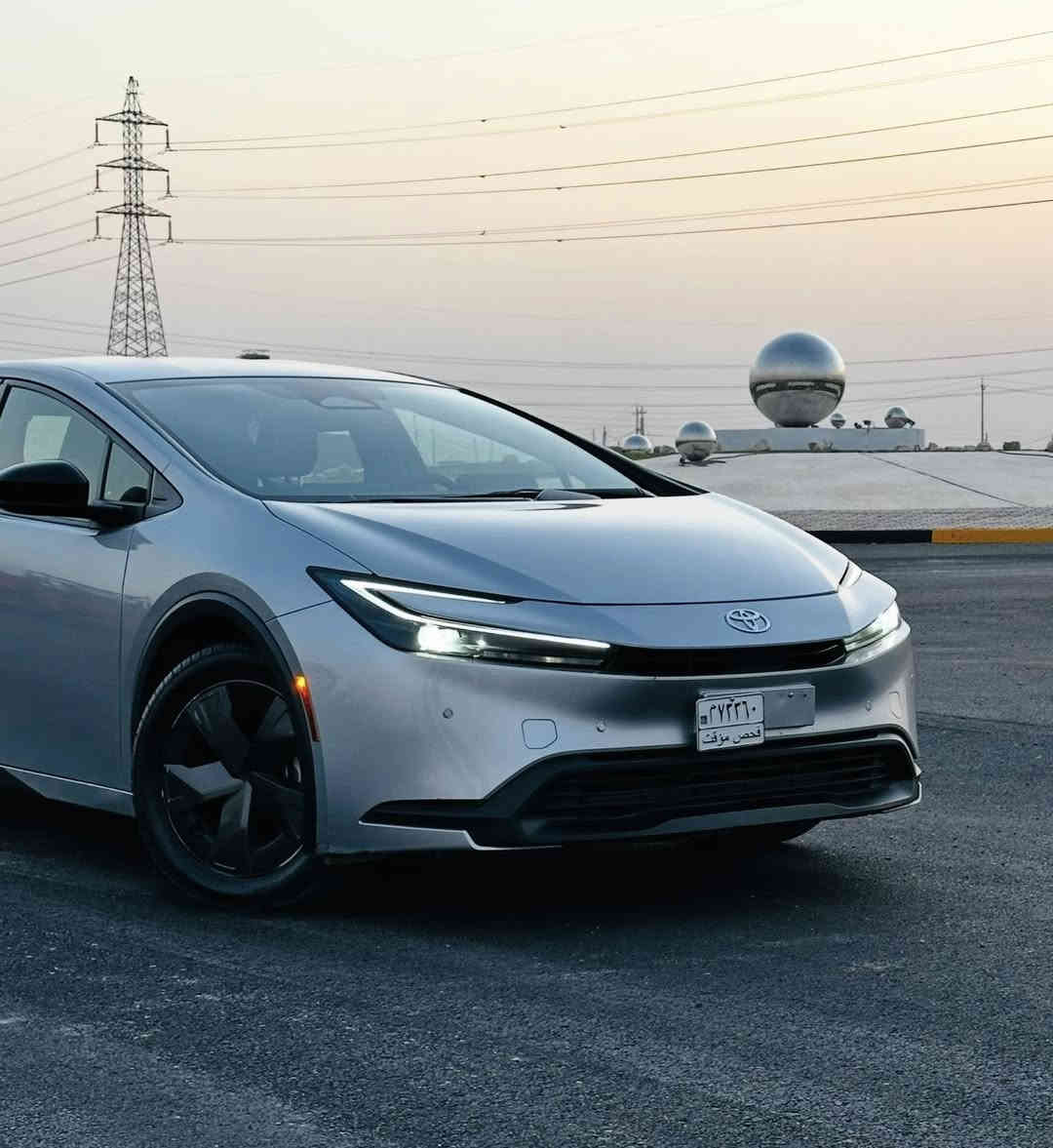 🚘 تويوتا بريوس 2023 – اللون سلفر الملكي 🚘
✨ بصمة تشغيل | بصمة أبواب | إشارات ترحيب | بصمة جنطة | محرك 2000cc | اقتصادية وصاروخ تصميم ✨

📍 الوصف العام:
تويوتا برايس 2023 تجمع بين الفخامة والأداء والقوة في تصميم واحد.
سيارة تلفت النظر من أول لحظة، مظهرها أنيق وصاروخي بنفس الوقت، واللون السلفر يزيدها هيبة ولمعان.
تجربة قيادة فريدة، هدوء المحرك ونعومة القيادة يخلوك تحس إنك راكب أعلى فئة من سيارات تويوتا.

⸻

⚙️ المواصفات الفنية:
 • المحرك: 2000cc قوي واقتصادي جداً بالبنزين — يعطي عزم سريع واستجابة ممتازة.
 • نظام التشغيل: تشغيل بصمة ذكية بدون مفتاح.
 • الأبواب: دخول بصمة أبواب — تفتح وتغلق تلقائياً عند اقترابك.
 • إشارات ترحيب ضوئية عند الفتح – لمسة فخمة وجو استقبال جميل.
 • بصمة جنطة (فرامل إلكترونية) – راحة وأمان أكثر أثناء التوقف.
 • ناقل حركة أوتوماتيكي ناعم جداً – نقلات سريعة وسلسة بدون أي اهتزاز.
 • مكيف تبريد قوي جداً – تبريد فوري ومناسب لأجواء العراق الحارة.
 • تصميم داخلي فاخر:
 • مقاعد مريحة بتفاصيل أنيقة
 • شاشة وسطية ذكية مع كاميرا خلفية واضحة جداً
 • تحكم كامل بالمقود
 • أنظمة أمان حديثة: وسائد هوائية – حساسات خلفية – نظام ثبات إلكتروني

⸻

🌟 الإيجابيات:

✔ تصميم عصري ورياضي يخليها مميزة عن باقي السيارات.
✔ اقتصادية جداً بالوقود رغم المحرك القوي.
✔ اللون السلفر يعطيها مظهر راقٍ وما يبين الأوساخ بسهولة.
✔ تويوتا = اعتمادية، متانة، وسهولة صيانة.
✔ سيارة تجمع بين الأناقة والعقلانية – تناسب الشباب والعائلة بنفس الوقت.

⸻

📞 للتواصل: ‎(‭٠ ٧٧١ ٦٥٧ ٠٩٣٧)

📍 الموقع: ‎(صلاح الدين– سامراء )

💬 لا تفوّت الفرصة! سيارة نظيفة جداً ومواصفاتها تخبل، الجاد يتواصل – والله يرزق المشتري

الضرر كما موضح مع الصور بجم كبس 

السعر 166
