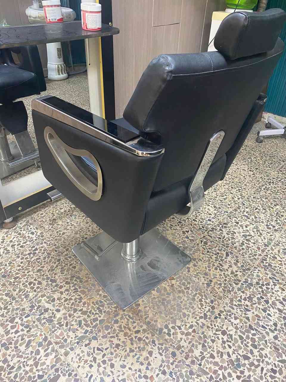 كرسي كلش نضيف استخدام قليل
السعر 225 العنوان بغداد البنوك


**إذا كنت صاحب هذا الإعلان وتريد حذفه لأي سبب، رجاءا أرسل رسالة إلى الدعم الفني**