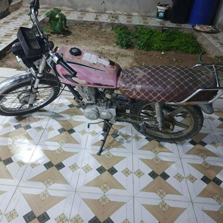 سلام عليكم دراجه لبيع مديل 2018 ضايعه الوراق مكفوله من السرقه مكينه نضيفه العنوان واسط قضاء الحي السعر 225الف وبيه مجال ***********
