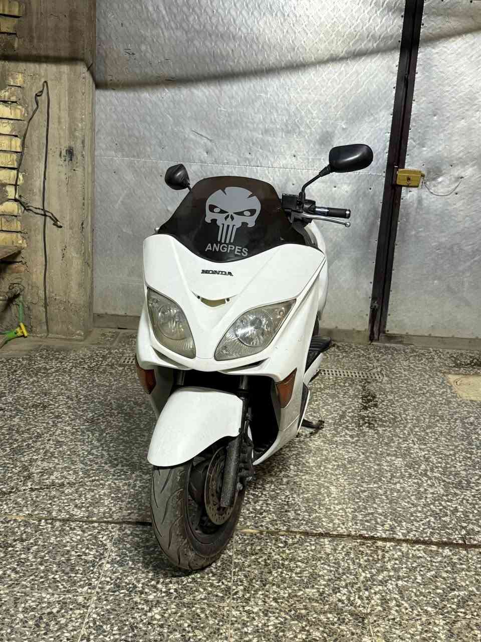 السلام عليكم
الجديد فورزة MF 0.8  دراجة كلهة شغالة وكلهة ابلادي 
مكينة فول شرط معدل ١٦٠  تخم تاير دوشمة باتري كلة جديد
كهربائيات كلهة ابلادي وكلهة شغالة 
ونضافتهة شرط احلى من الصور أوراق موجودة
مكاني بغداد العبيدي 
الشراي يتصل ***********
