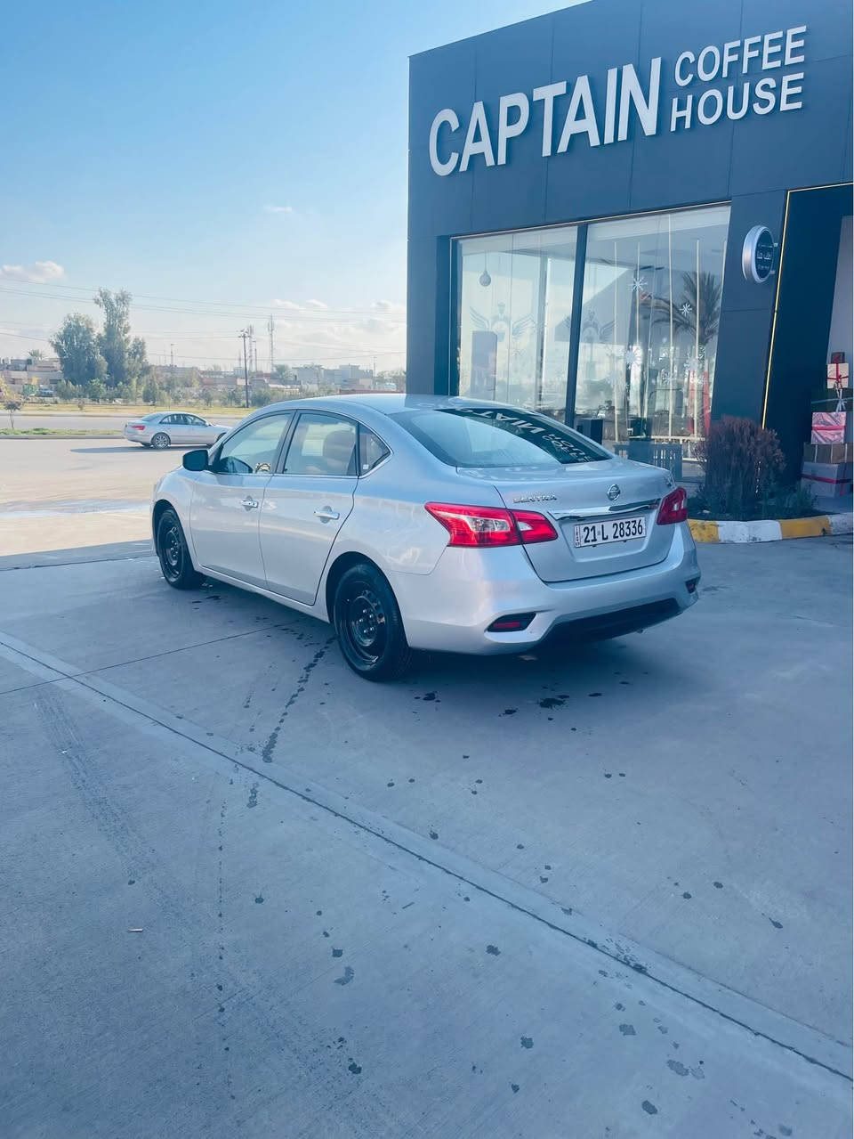 Sentra 2017 SV
ڕەنگی سلفەر
گێر و مەکینە بە شەر 
بەسمە و شاشە کامیرا 
سارد و گەرمی بە شەرت
تایەی تازەیە
تاخم پێش و پشتی بە شەرت
دوو پارچەی بۆیاغە بێناو گرتن
هەزە و فەحسی تازەیە تا 2027
سعری 103 کەمێک مەجال
سۆناریم داناوە
سەیارەکە لە کەرکووکە
*********** كركوك, العراق
