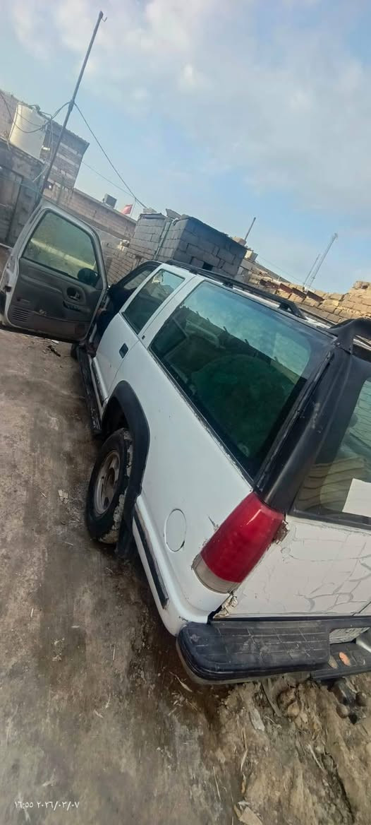 سلام عليكم
للبيع سوبربان 5 برغي 
كير محرك نعمه محرك عنكبوت 
حداديه مضبوطه كهربائيات شغاله 
تخم تاير دواخل نضيفه ما عوزه شي السياره 
رقمه كركوك اجره بس اذه تتحول يرجع خصوصي ابو الوكاله العامه بالعماره 
مكاني البصره القرنه 
واذه اكو مراوس سياره صالون اراوس 
***********
