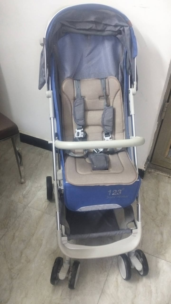 🚼 عربة أطفال للبيع 🚼
نظيفة جدًا ومستعملة استخدام خفيف، حالتها ممتازة وما بيها أي عطل.

✅ مناسبة من الولادة✅ سهلة الطي والحمل✅ 
بـــــــغـــداد 
للاستفسار أو المراسلة خاص


**إذا كنت صاحب هذا الإعلان وتريد حذفه لأي سبب، رجاءا أرسل رسالة إلى الدعم الفني**