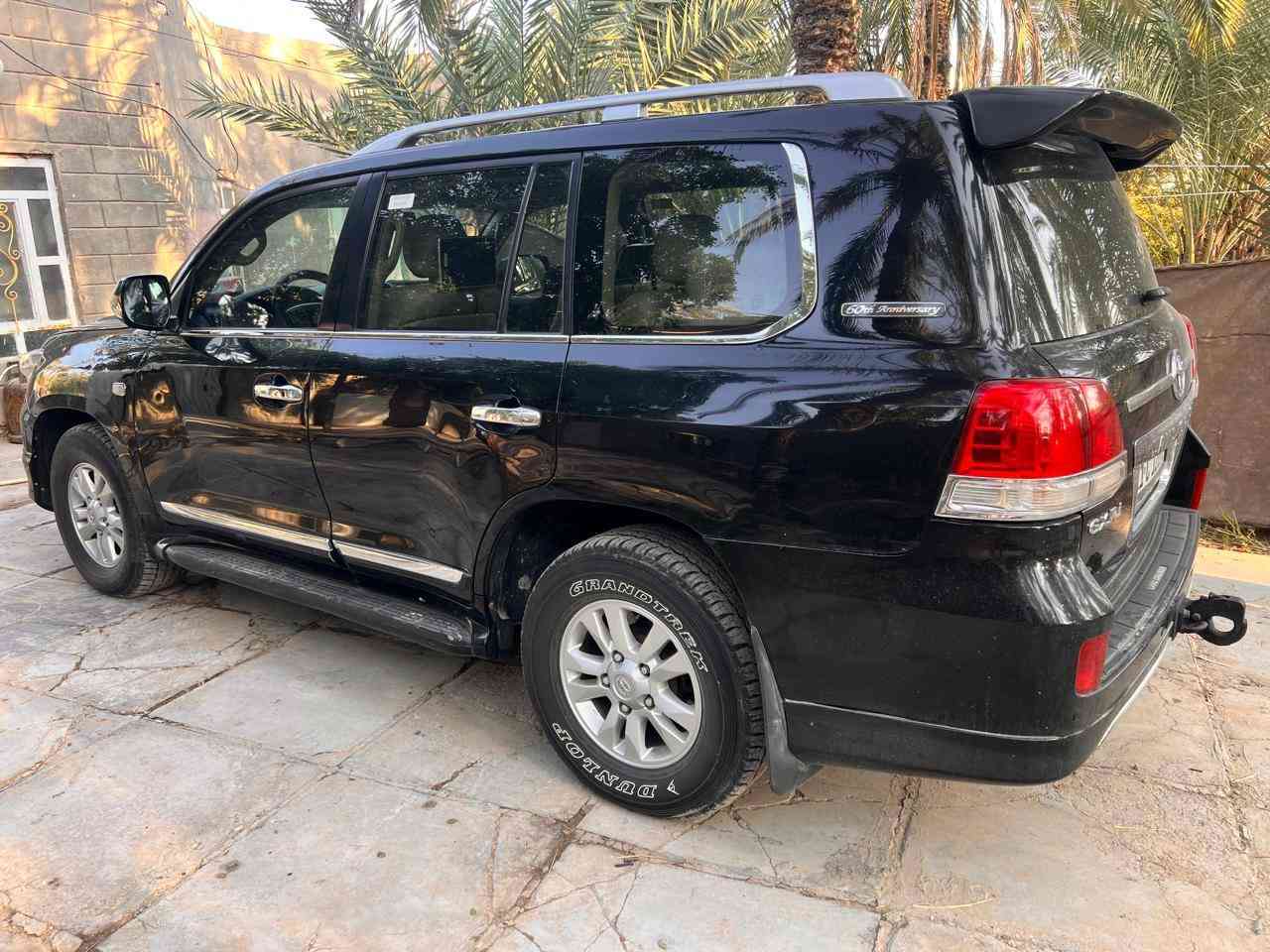 السلام عليكم 
من رخصة الادمن المحترم 
للبيع لاندكروز موديل 11 ستينيه 
رقم سليمانيه مداور 
دواخل جلد بقلاوه
والستينيه معروفه بالمواصفات
سياره كفاله من الصبغ والمعجون بيه بارد مكانين 
الاول بالمدكر الي بجهة السائق 
والثاني بالباب الي خلف السائق  قليل 
والباقي كفاله 
مكاني ذي قار سوق الشيوخ 
للأستفسار رقم الهاتف 
***********
