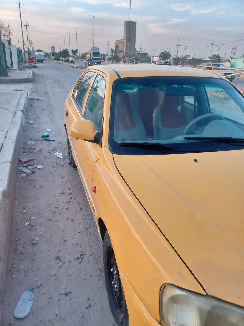 سيارة هونداي فيرنة للبيع موديل 2014 سعرة 60 سيارة حلوة ونظفية من مكينة من حدادية من كير من تبريد شغال شراي يتواصل رقم الموبايل ***********
