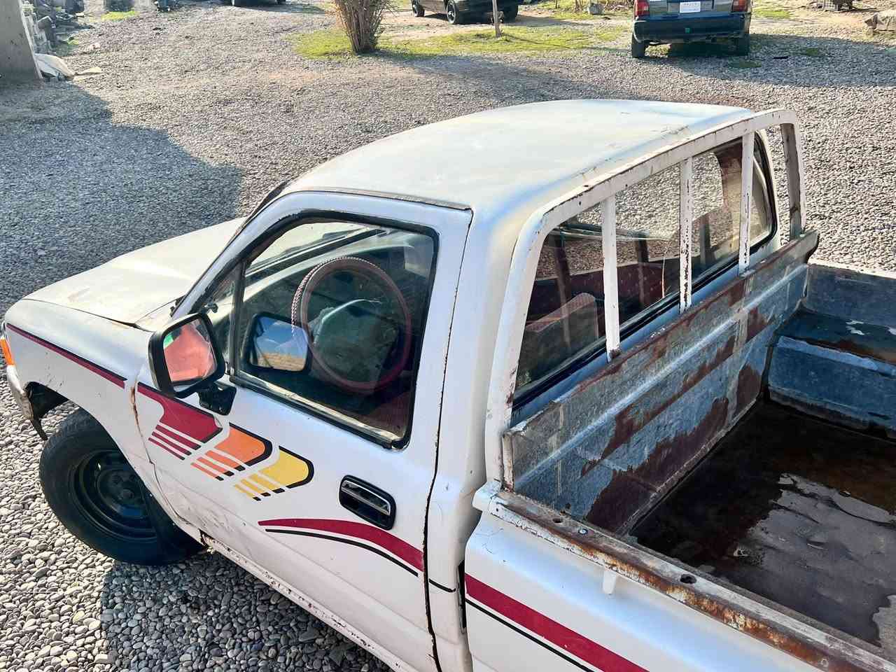 السلآم عليكم بگم للبيع موديل 95 محرك گروسيده كير محرك شرط جاهزه اگسل شاصي جاهزه  رقم الآنبار اوراقه كامله وبيه وكايل ب2017 ابيعك مسجل وراعيه ماندلو  

السعر 17 اعتذر من القصط والمراوس العنوان آسديره 

رقم الهاتف ‭0782 341 8426‬
