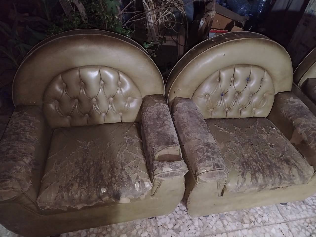 سلام وعليكم
تخم قنفات ٦ مقعد يراد فقط دوشمه بسعر ١٠٠الف
***********
متضرر
