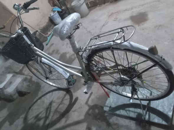 ياالله 
السلام عليكم بايسكل بايدر لون سلفر جديد بعده اي نقص ما بيه فقط كير نقص بايسكل بعد جديد حجم ٢٦ ياباني اصليه  حديده قوي بعده ابلادي  امرتب وبعد ارتب وانضف من صوره 
السعر : 95 ول مو شراي لا يعلق ولا يدك  ولا يشوفني شكله وتحياتي 
الرقم /***********
العنوان :الرمادي التأميم الدواجن
