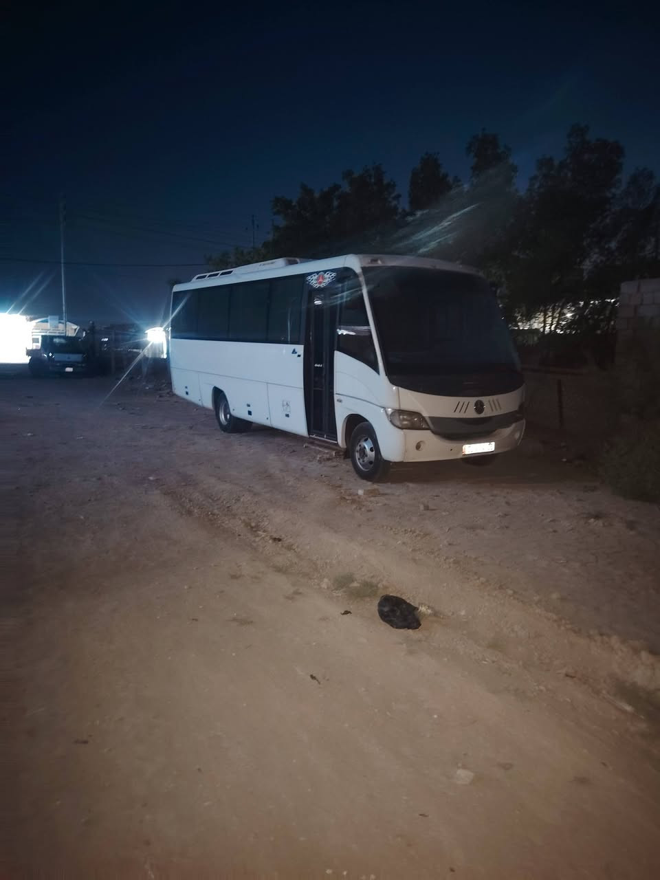 سلام عليكم باص مارسيدس اتيكو ٢٠١٢ سياره لا ضربه ولا صبغ كير تبريد مكينه مكفول تخم تاير جديد خط وبحث جديد هزه جديد باتريات جديد للتفسار ***********
