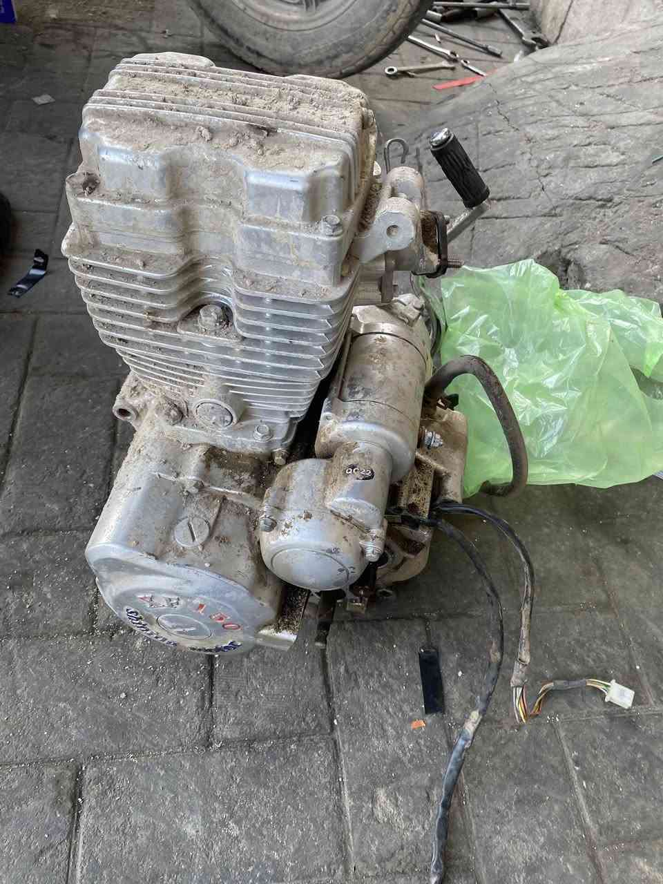 سلام عليكم محرك 150 كلجات 200 كلشي مابي فقط نمره 2 تعلك بس رايدهه75 شراي يتفضل خاص***********
