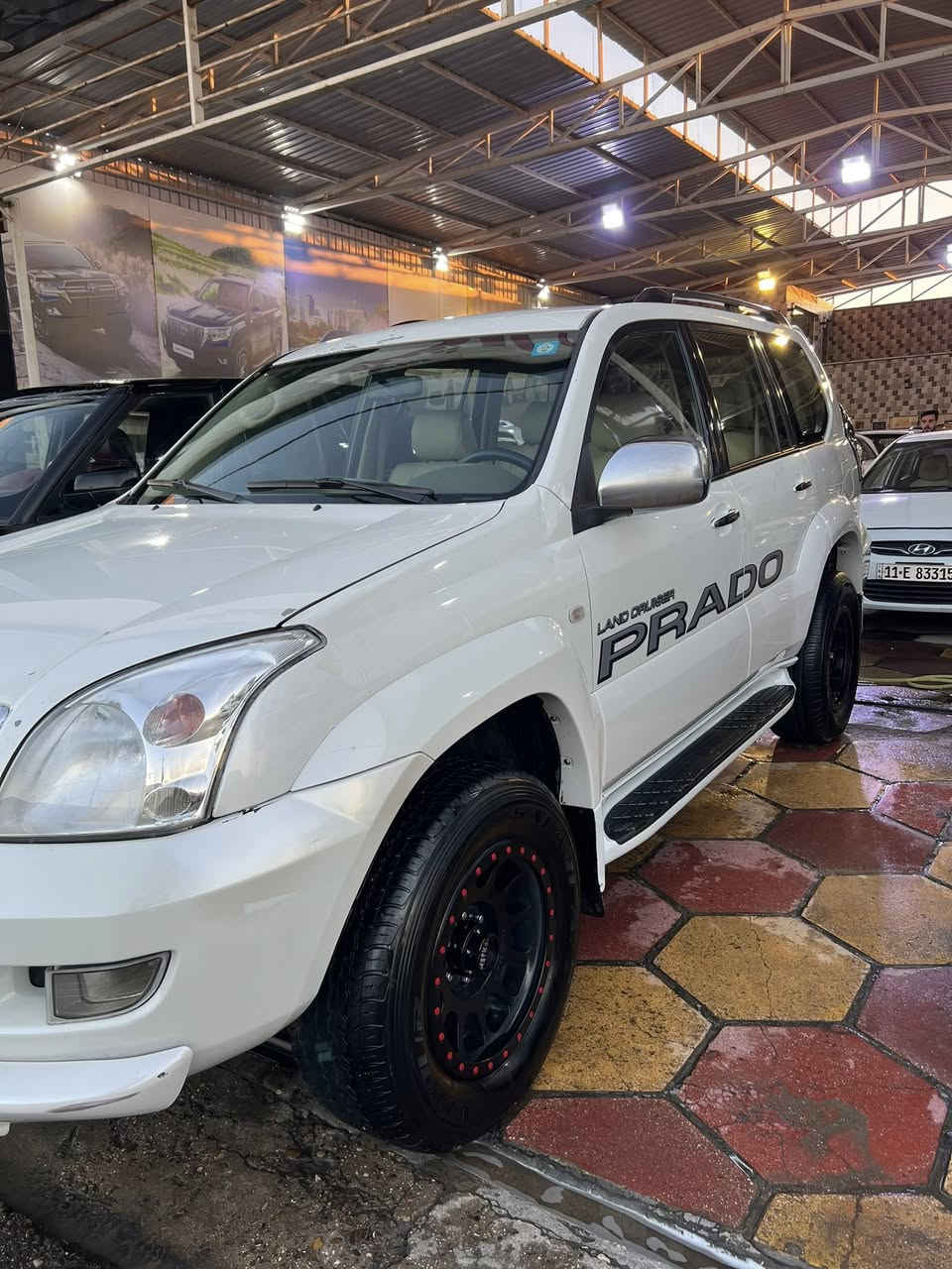 السلام عليكم برادو 2007 السياره بدون صبغ مكينه V6 السياره خير من الله كلش جديده مكاني بغداد السعر 175وبيها مجال وهذه رقمي ***********.
