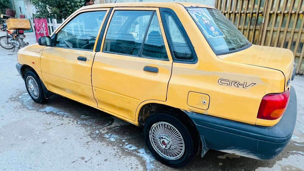 السلام عليكم هاي موديل 10مصفره وجاهزه سنويه جديده مالك ديوانيه مكان السياره ديوانيه حي الوحده السعر 18 وبيهه مجال الشراي يتصل ويدلل ***********  مشط جديد مكينه وكير جاهزه
