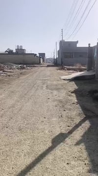 قطعه راض البيع 200متر سند ٢٥ كهرباء ماء وتبليط الكرغواليه شارع المفقس ...