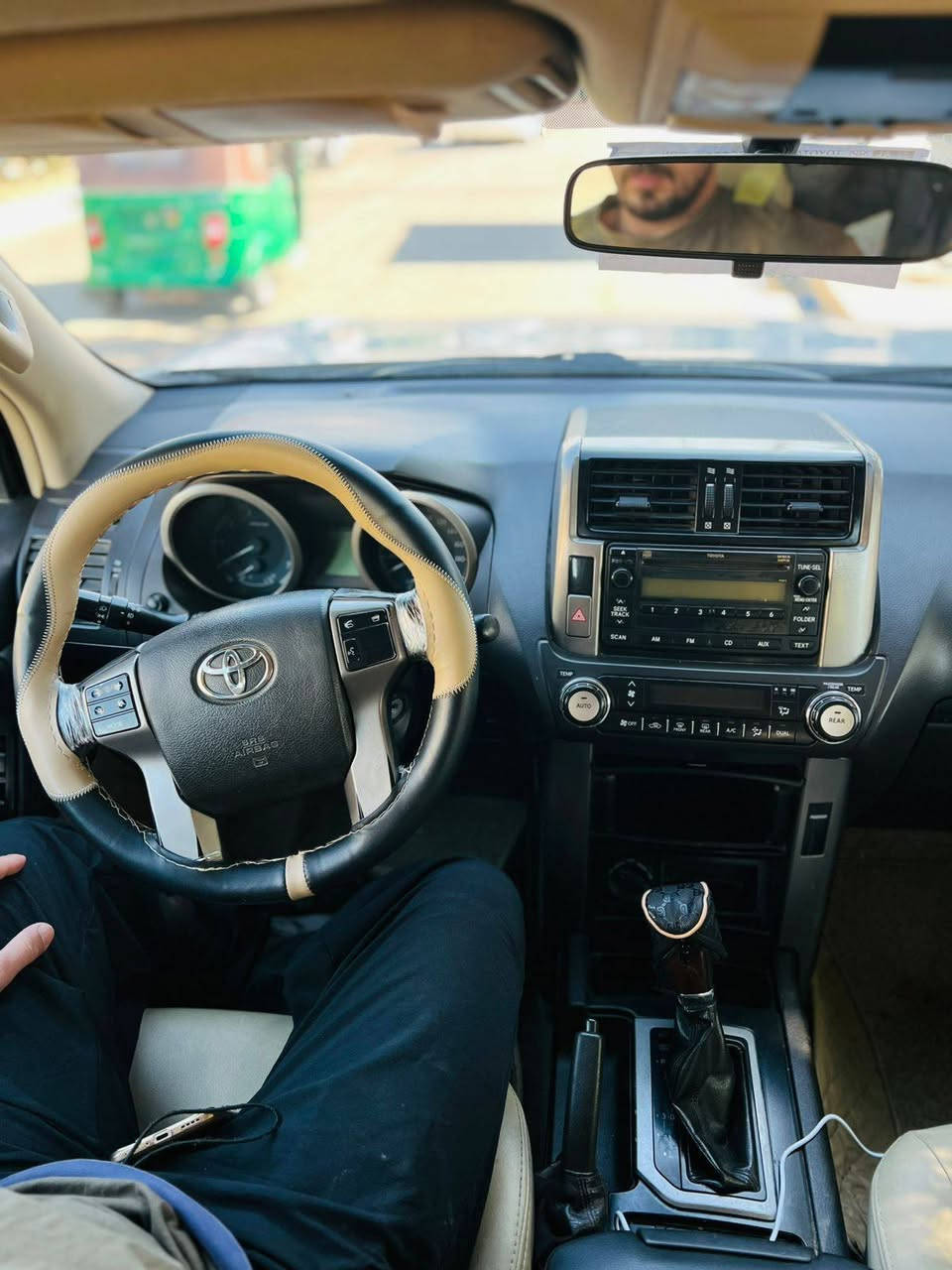 تويتا لاندكروز برادو 2010 
 محدث بلادي اصلي 
محرك 4 2700 فورويل 
كفاله عامه 
شرط التحويل او الوكاله
العنوان واسط نعمانية 
الاتصال 
***********
