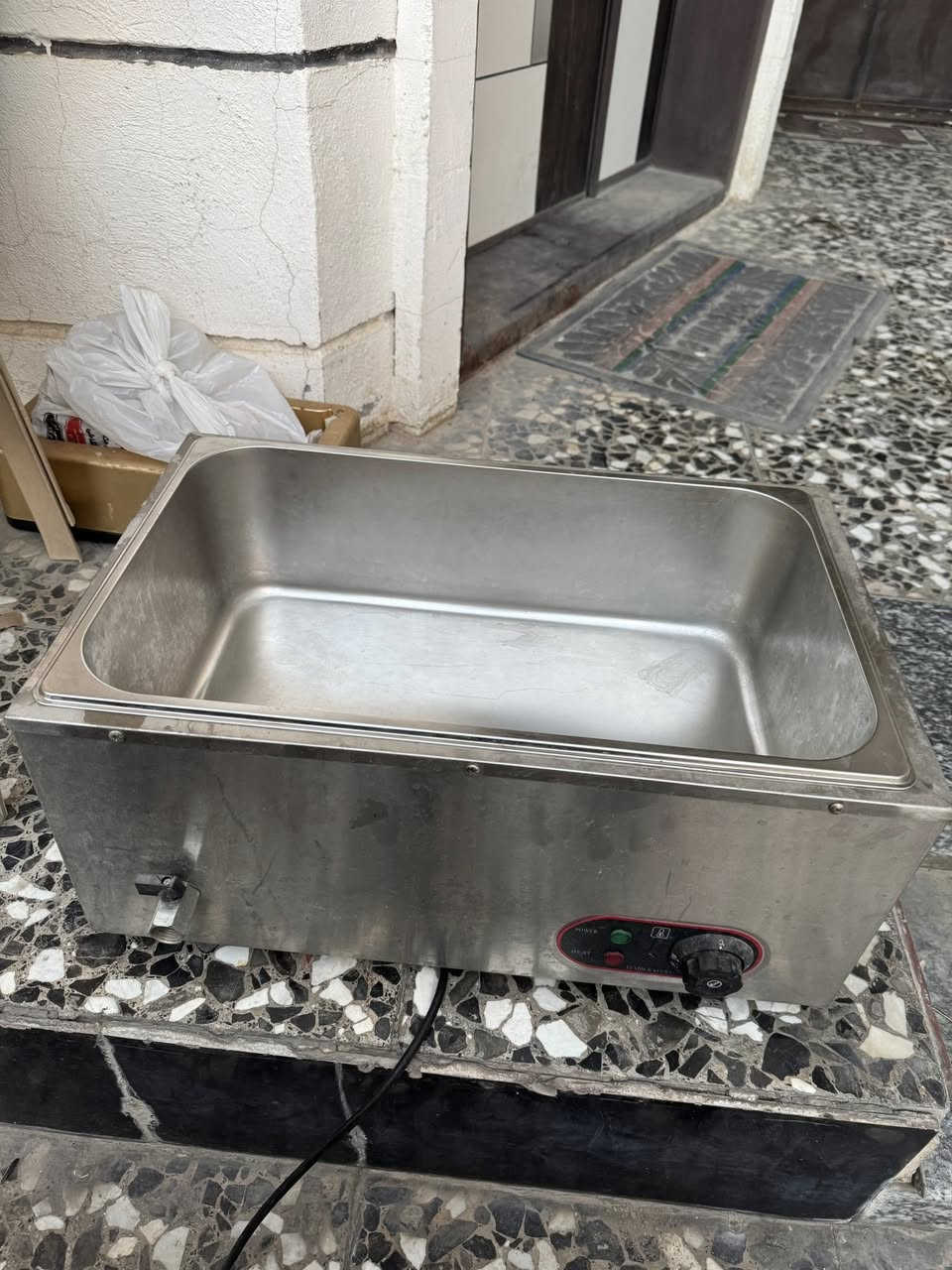 السلام عليكم 
غراض مطعم للبيع يفضل شلع مره وحده 👌

للتواصل *********** واتس اب 

كلها جديدة استعمال شهر تقريبا
