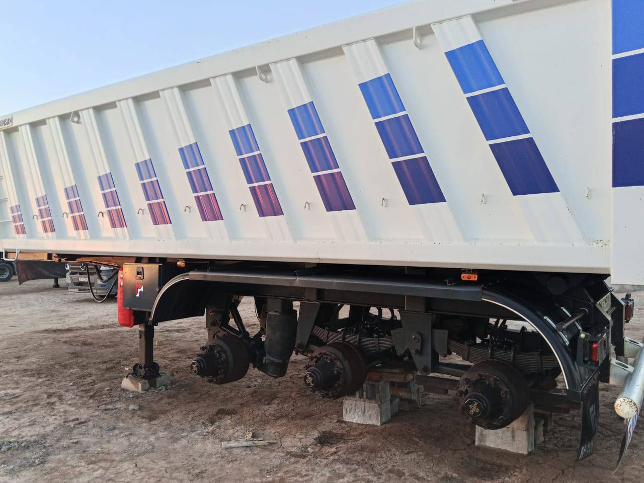 عربانة ماكنيسان نظافة100‎%‎100 مديل 2024  ذرعه 33 بلاد بدون تايرات  الاتصل***********
