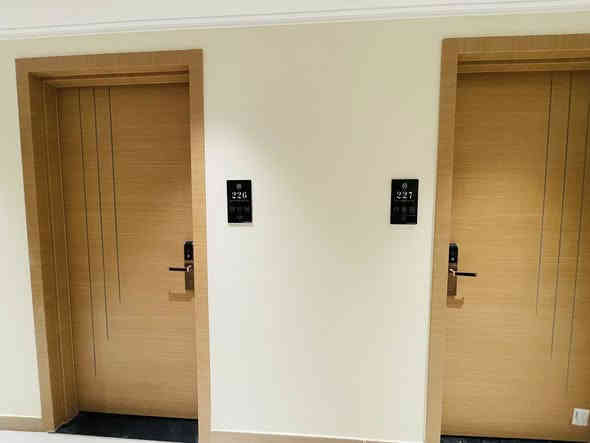 تم والحمدلله اكمال فندق النجف الدولي 
تجهيز وتنفيذ  
1-منظومة كاميرات عدد 100
2-منظومة انترنيت. عدد 50  يوني فاي و 120 نقطة انترنيت موزعة داخل كل غرفة 
3-منظومة بدالة عدد 150 هاتف ارضي IP
4-منظومة انذار حريق عدد 200. حساس دخان و  اجراص وكاسر زجاج 
5-منظومة صوت بعدد 60 سماعة سقفية 
6- منظومة ستلايت عدد 140 نقطة موزعة داخل الغرف بصحن واحد.فقط 
7-منظومة  عدم ازعاج بعدد 120 شاشة موزعة على الغرف تحوي رقم الغرفة واسم الفندق 
8-منظومة اقفال الكترونية فندقية بعدد 120 قفل الكتروني 
9-منظومة كارت شاشة بعدد 120 غرفة يحوي على زرين. 
قم بتنظيف غرفتي / الرجاء عدم ازعاج 
نموذج عن اعمالنا ( مكتب المهندس حسين العوادي )

بأدراة. 
المهندس حسين العوادي
المهندس Haidar AL-Musawi
التنفيذي سجاد الغساني

للتواصل الاتصال على (***********)
