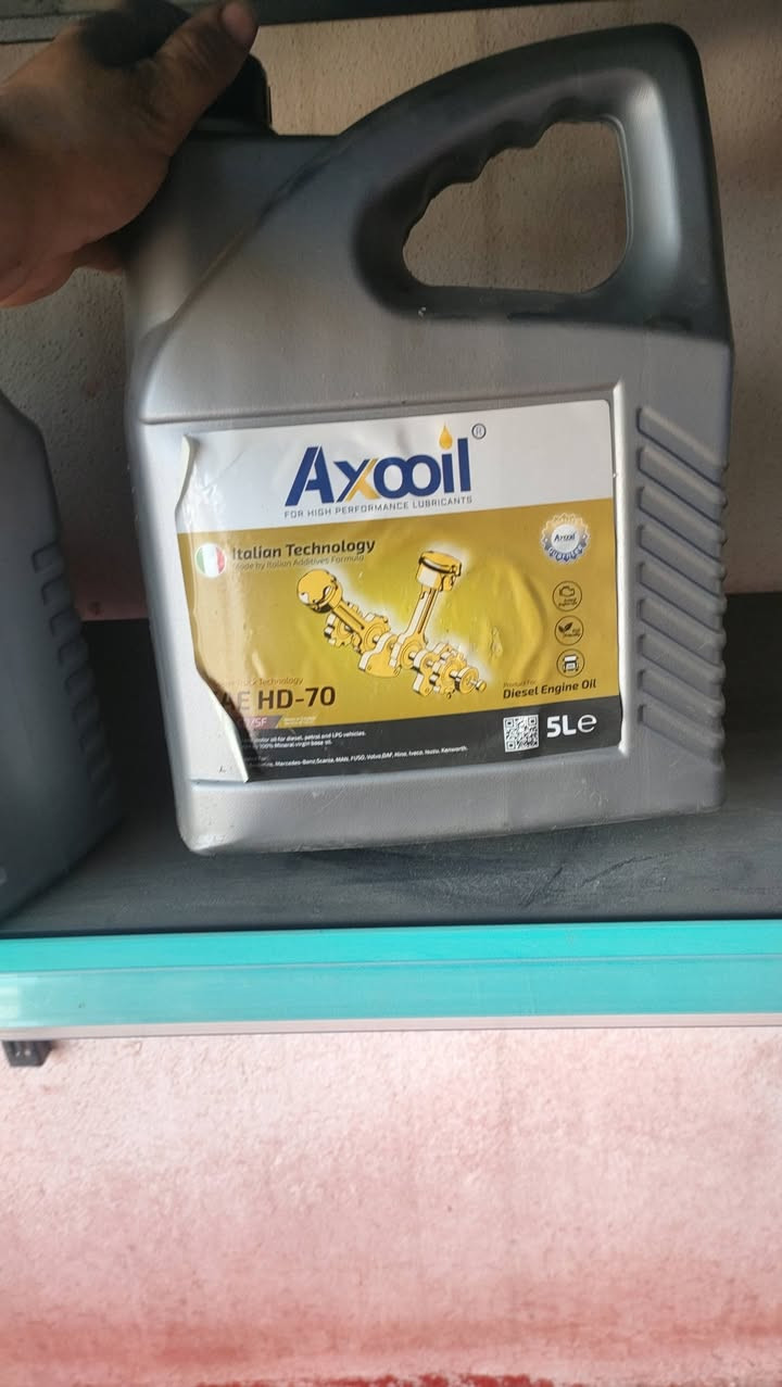 تم افتتاح غسل وتشحيم (كلين كار) يتوفر خدمات 👇
1 يتوفر دهونات من ماركات عالمية 
2حمام خارج داخل 
3غسل وتشحيم السيارات 
4يوجد أيضا دوشمة لجميع السيارات 

الموقع قرب تقاطع العريان مقابيل محطة العريان بل ضبط 
للاستفسار 
***********
