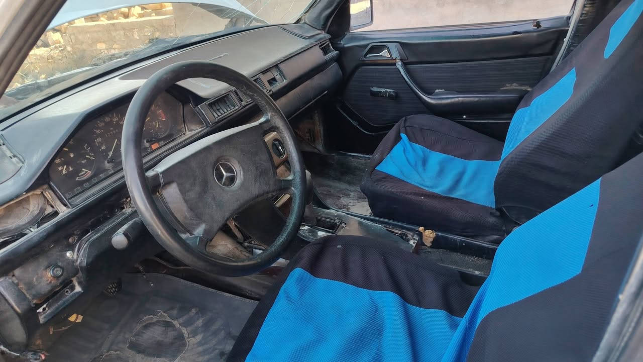 السلام عليكم للبيع مارسدس للبيع مديل ٨٦ رقم نجف سنويه عظم مشروع وطني تحويل مباشر محرك اوكير بطه جدد تخم تاير جدد كهربايات شغاله السعر ٢٥ ورقه بيع اومراوس التواصل اتصل ***********
