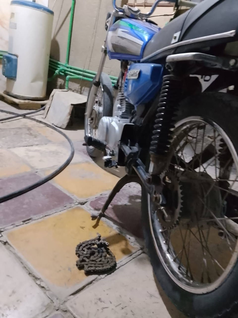 سلام عليكم دراجة البيع نامه اصلي
مفتوحه بس بستم ناصرية مركز حلين بس سنجيل مكطوع 350شراي بخدمتك ***********
