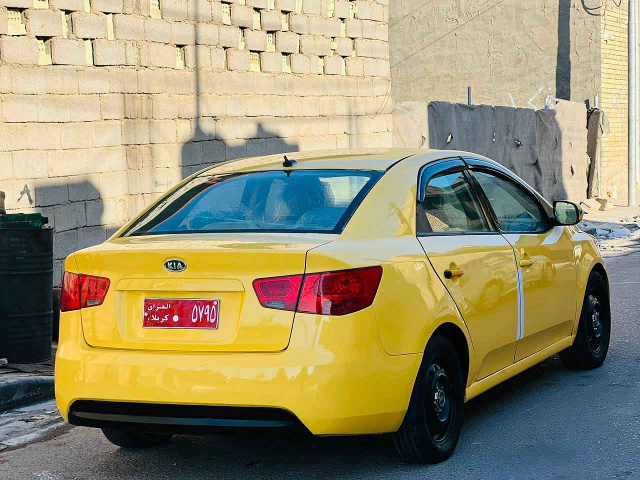 سلام عليكم للبيع كيا فورتي موديل 2010 وارد امريكا حادث السياره جاملغ امامي بدون داخل وباب خلفي مكينه2000 دوش كير حداديه جديده مصفره هيه وغرامات السعر 75 للستفسار أكثر الاتصال على رقم *********** مكان السياره كربلاء
