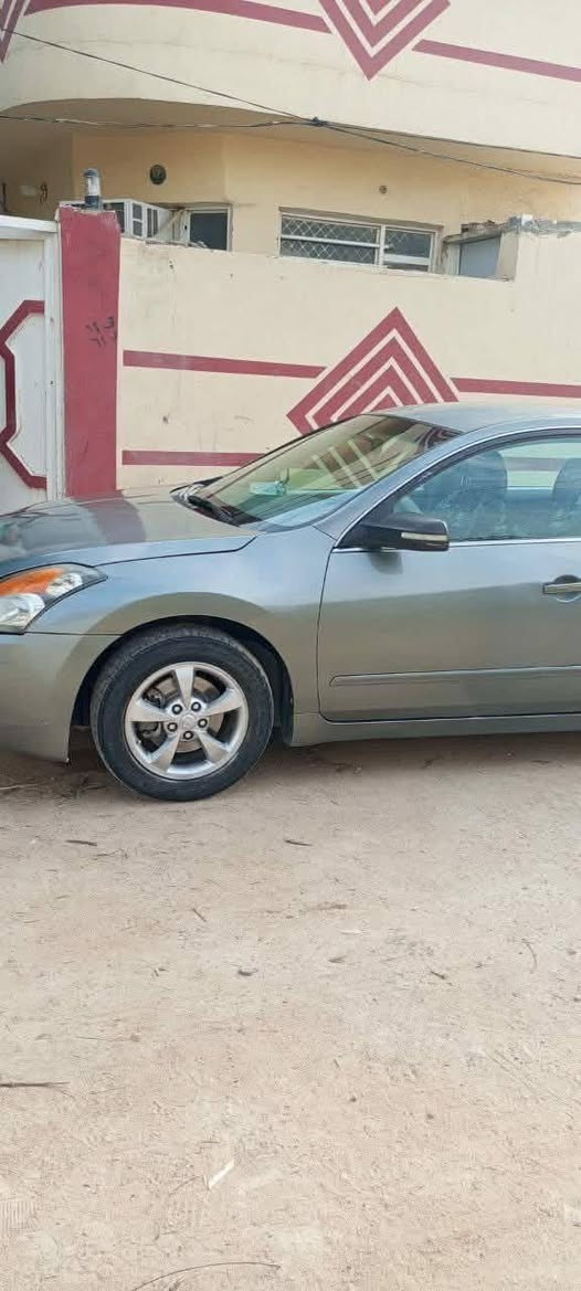 السلام عليكم التيما موديل 2008 خليجي بصمه تشغيل وابواب رقم كربلاء باسمي مصبوغه حزام اثر جراد وعندي تصوير قبل صبع كير ومحرك مكفولات استخدام شخصي مكاني نجف ***********
