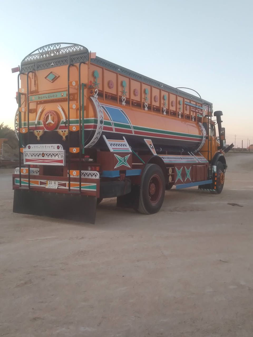 السلام عليكم
للبيع قجمة تك تنكر 81 معمرة جديد محرك شرط كير 25 شرط قمارة مصبوقة عام وشاصي مايلر ومطول من ورة سيارة جديدة مكفولة من كلشي 
***********
