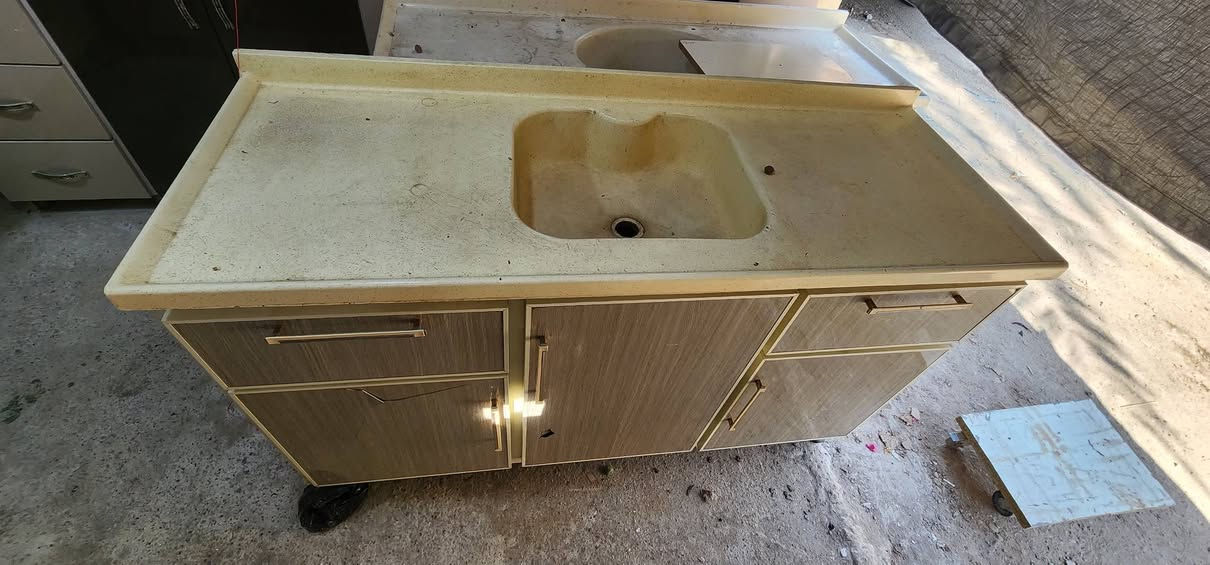 سنك متر ونص المنيوم نظيف كلش  بي بس الكابون مال باب كصر صغير 
مرمرة كلش نظيفة السعر ١٠٠ قفل


**إذا كنت صاحب هذا الإعلان وتريد حذفه لأي سبب، رجاءا أرسل رسالة إلى الدعم الفني**