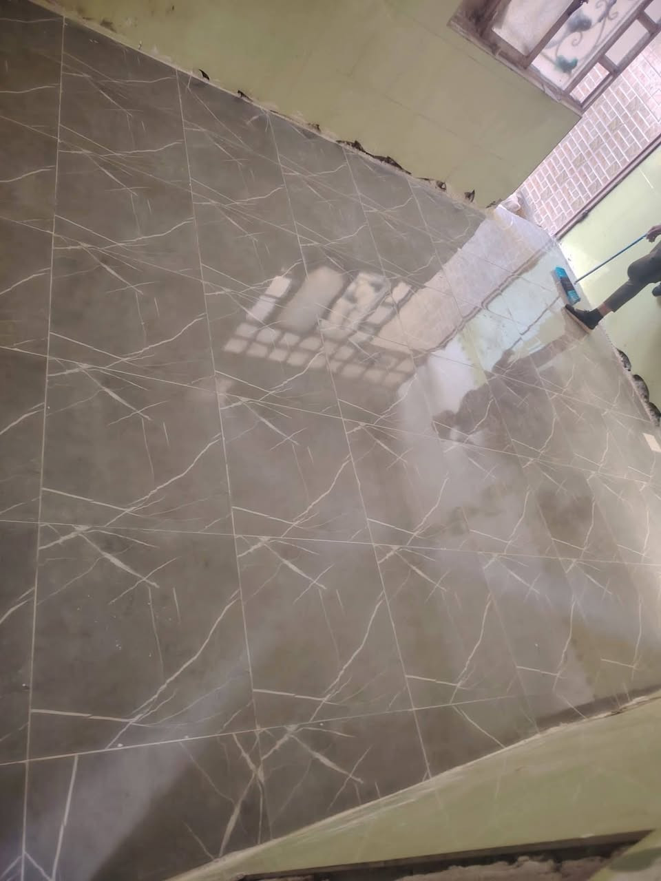 السلام عليكم. هاذه شغلنه ارضيه جدران سيراميك بورسلين كاشي مرمر كرانيت شغل درجه اوله شرط اليزر ***********
