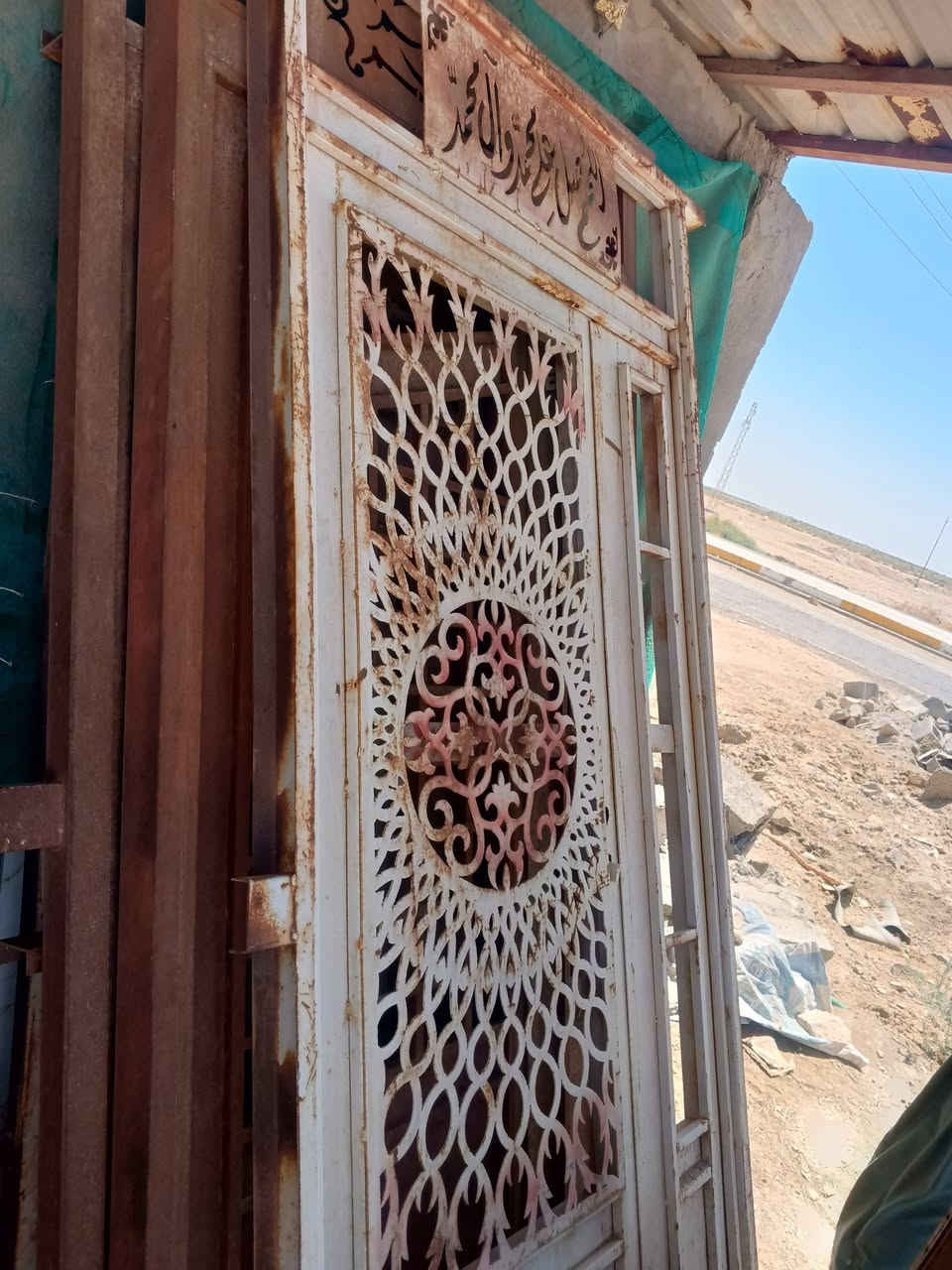 سلام عليكم 
ابواب عدد 6 ارتفاع 2.5وعرض 1.5جديد غير مستعمل وبسعر امناسب جدا جدا 
***********
