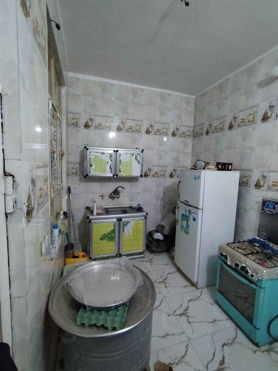 بيت للبيع في الشبانات  شارع الشهيد كامل نظيف يصح للسكن او حسينية كلشي متوفر بي ماي مجاري كهرباء تفاصيل بيت 50 متر مطبخ صحيات صالة غرفة منور  فقط طابق ارضي سند 25 تفاصيل أكثر خاص او الاتصال *********** او*********** كربلاء, العراق
