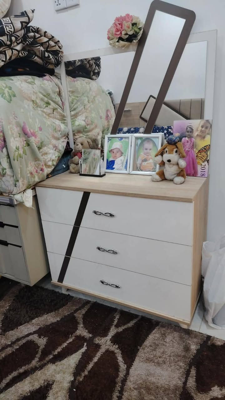 تخم وغرفه وكراسي وبراد وبوفيه فراش  ميز مكتبي طباخ ايطالي جديد غير مستخدم وبلازما عنوان بغداد الثعالبة ورة سيطرة الشعب


**إذا كنت صاحب هذا الإعلان وتريد حذفه لأي سبب، رجاءا أرسل رسالة إلى الدعم الفني**