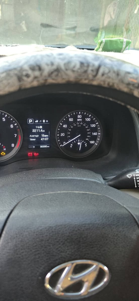 توكسان ٢٠١٨ للبيع وارد امريكي بأسمي سنوية وارقام جددضررها جاملغ وبنيد بدون دواخل سيارة جاهزة مكينة كير حدادة السعر ١٤٥      ***********
