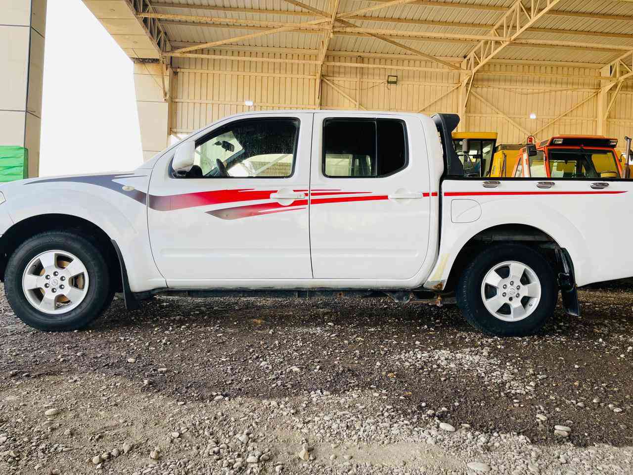 نيفاره 2011رقم دهوك كير وتماتيك محرك وسدر كله بشرط سياره جديده وجاهزه من كلشي ***********مكان سياره واسط الزبيديه
