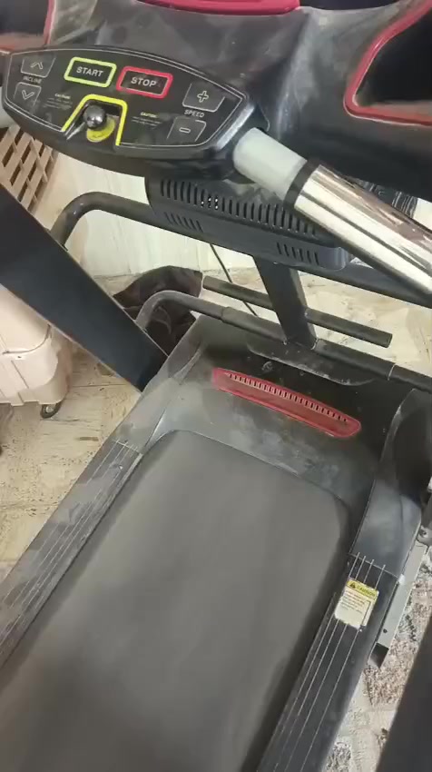 مرحباً حبايب جهاز جري للبيع جديد ع فتحتة الكارتون استعمال بسيط جدا جدا وكلشي بي شغال مضموم وممستعمل بس شي بسيط وبي فديو موضح شوفوا الشغل مالته 
السعر 250,000 ميتين وخمسين وبي مجال بسيط 
حبايب متلگونه بهيج سعر بس الناس متوازين ع الفلوس ويريدون يبيعوا بهيج سعر للتواصل ع الرقم *********** وبي واتساب
