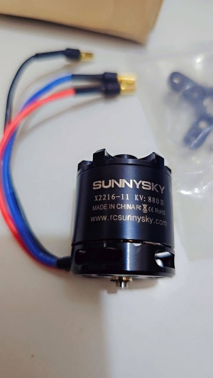 السلام عليكم
متوفر محرك  SUNNYSKY 2216_880kv
مع زوج مراوح 10in


**إذا كنت صاحب هذا الإعلان وتريد حذفه لأي سبب، رجاءا أرسل رسالة إلى الدعم الفني**
