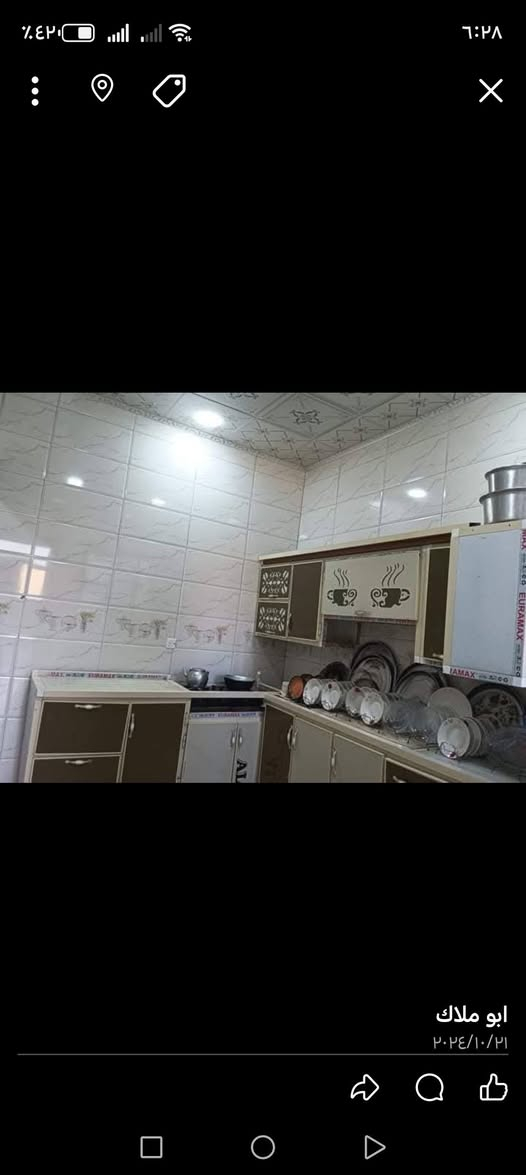 عندي بيت مساحه 230 متر اربع غرف نوم واستقبال وكراج ٦٥متر تصال على هذا الرقم *********** بيع مستعجل
بلرشيديه يم جامع المحسنين
