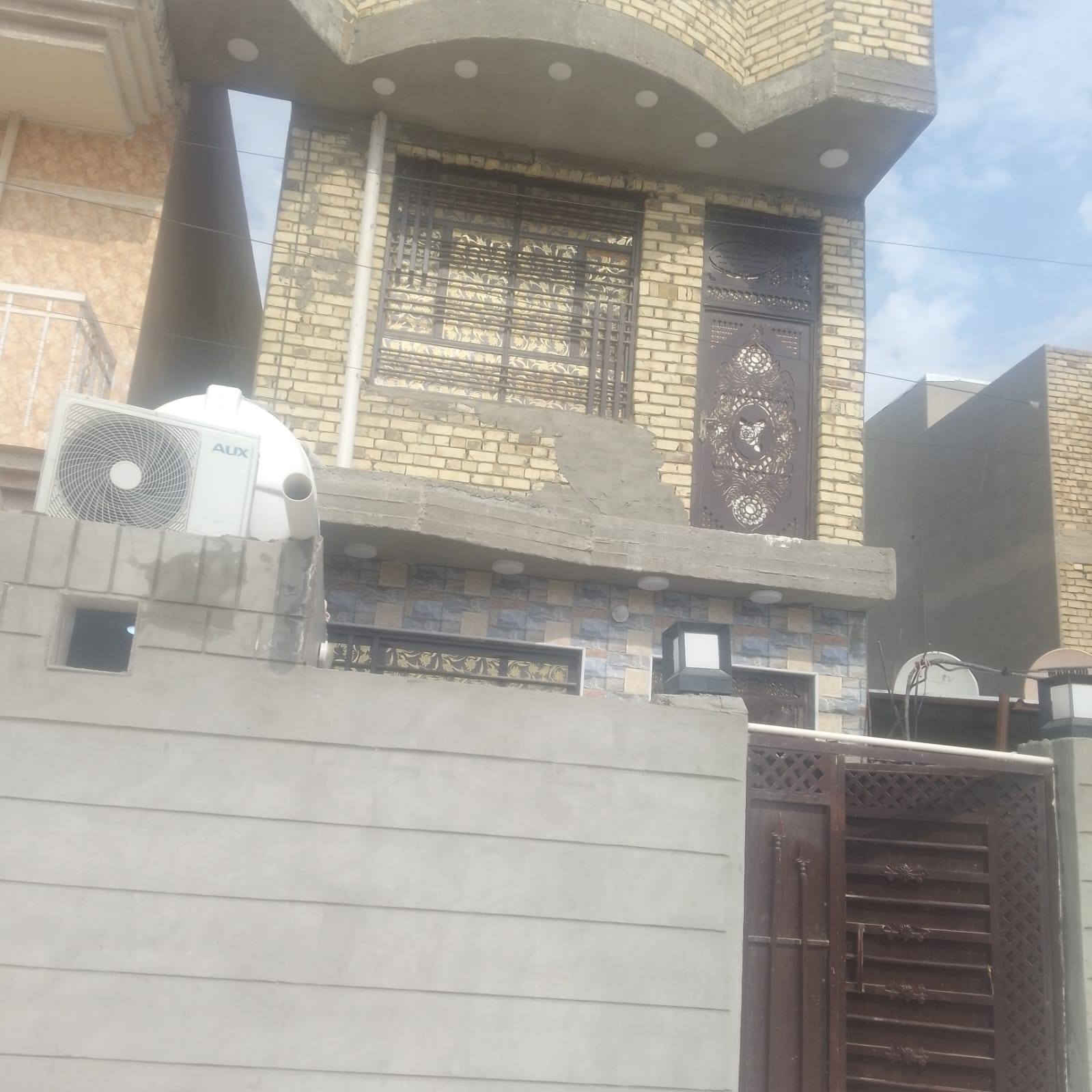 السلام عليكم من رخصه الكروب بيت للبيع مساحه 100متر قاطين السعر 110 المكان الكوت حي حي الصناعيه الرقم  ***********
