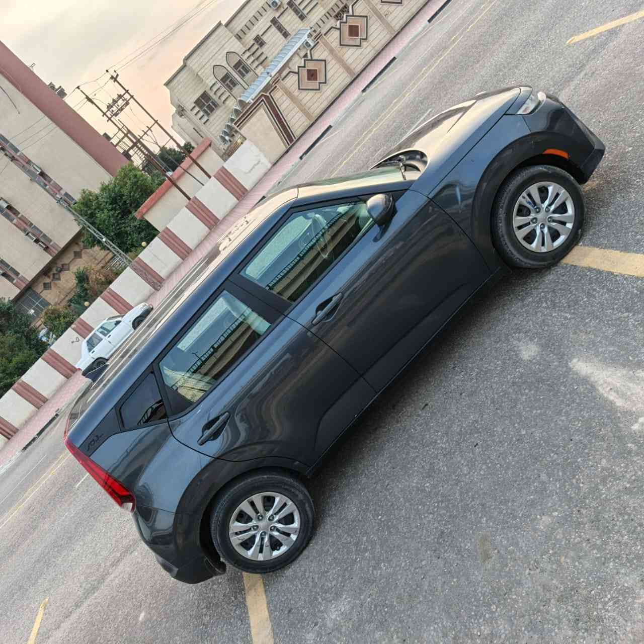 صول ٢١ موديل رقم كربلاء الدولي  واردامريكي قطعتين فقط بنيد وجاملغ السونار مرفق معا المنشور محرك دوش ٢٠٠٠ محرك كير تبريد حداديه تايرات باتري كهربائيات كله كفاله شرط الفحص سعر ١٣٠ وبيه مجال عنوان كربلاء  *********** مراوس حسب القناعه ترهم
