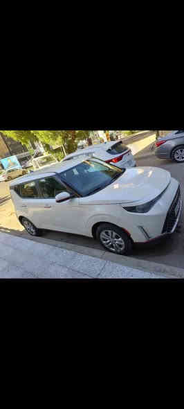 سلام عليكم من رخصت الادمن عندي سيارة كيا صول موديل
2023 رقم اربيل شرط تحويل أو وكاله 
صور لحادث مع صور 
بيه صبغ بنيد فقط بدون تبديل ليبل واحد 
سعر 155 ورقه وبيه مجال بسيط 
مكان سياره بغداد دوره قريب جسر الميكانيك 
للتواصل ***********/***********
