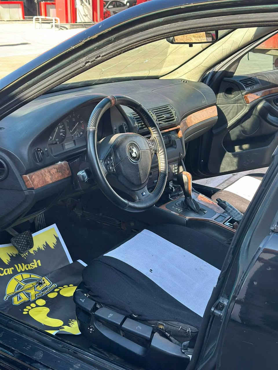 سه قه ر مؤديل 2000
مواسه فات 
ABS
تؤماتيك ٣گير عادي سپؤرت
مه كينه و گير به شه رت
ته بريت ساردوو گه رم به شه رت
سبوغ عام ليدراني نيه 
*********** أربيل, العراق
