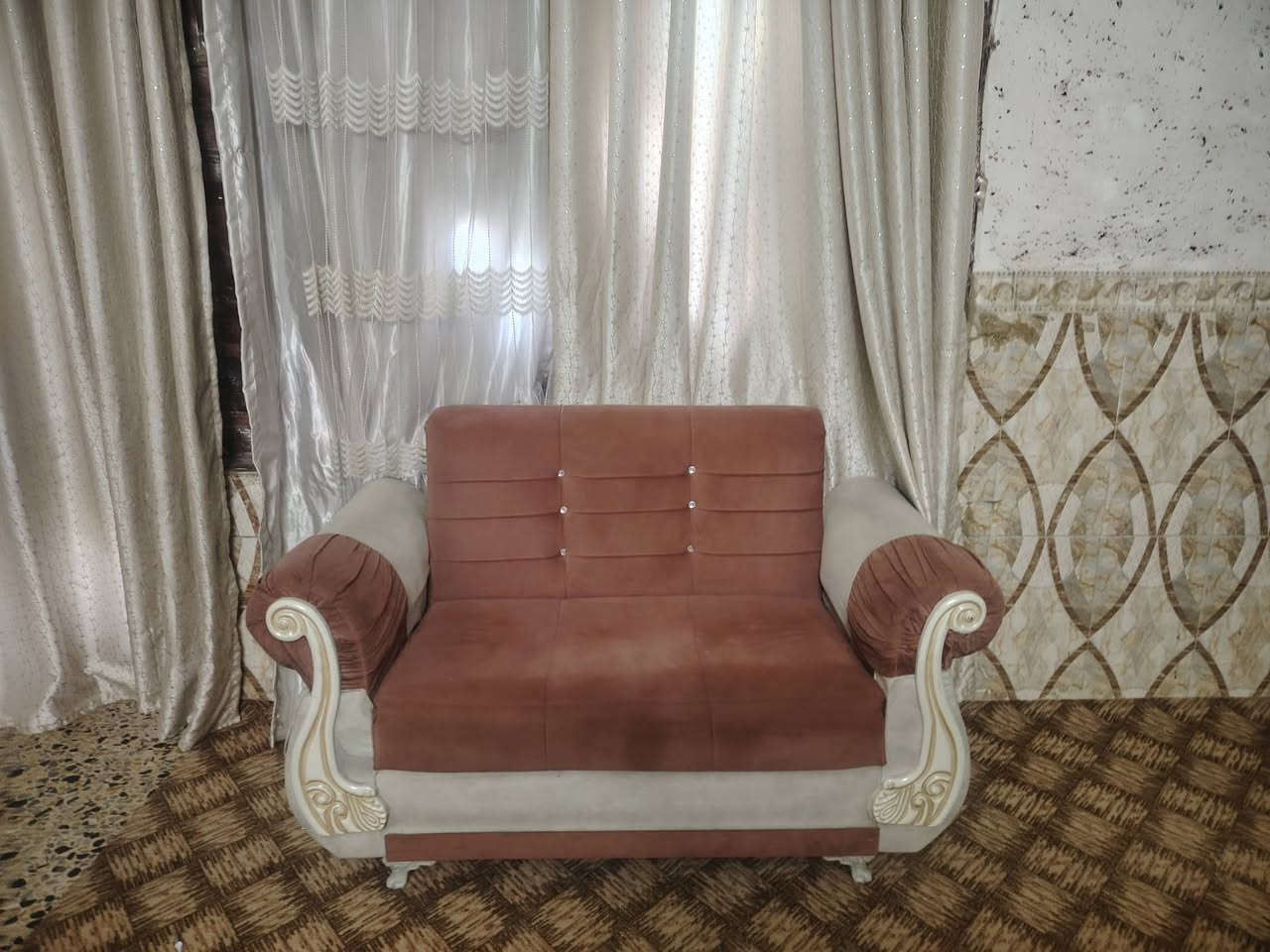 نص تخم تركي 5 نفرات ب100
طباخ مصري شغال ع فحص ب80

كاونتر 4 قطع اخو الجديد نضافته 90/100سعره ب200

وبعد عندي سخان طحان ومبرده حديد برفاب  وقنينه غاز وبنكه سقف وغساله

وفراشات ومداد وبردات كلهن للبيع مكاني نجف حي النداء ***********
