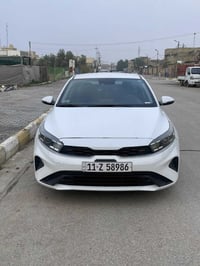 فورتي 2023 رقم بغداد دخول جديد للبيع السيارة ماشية ٢٣ الف  رادار امامي...